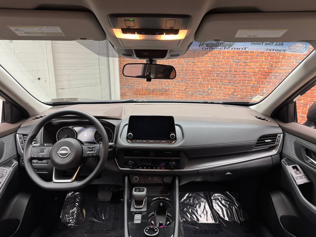 Used 2023 Nissan Rogue SV AWD/4WD image 12
