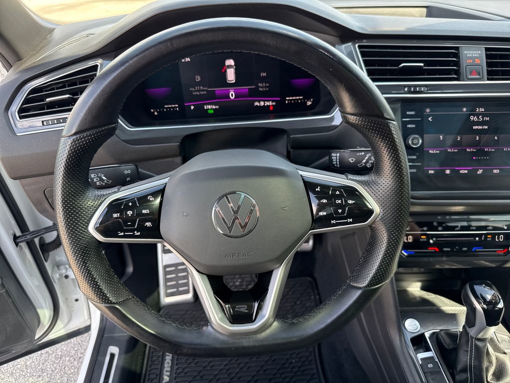 Used 2023 Volkswagen Tiguan SE R-Line image 15