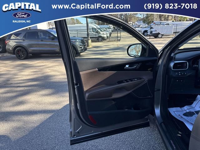 Used 2019 Kia Sorento SX w/ SX Touring Package image 20
