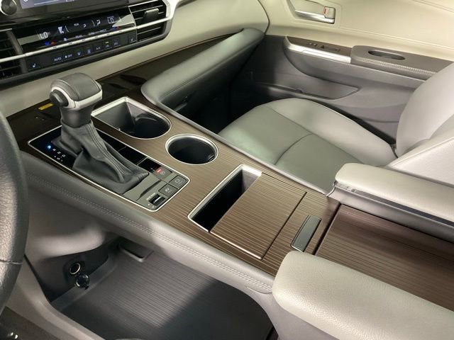 Used 2024 Toyota Sienna XLE image 21