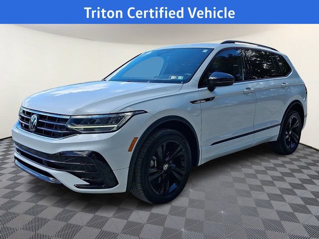 Used 2023 Volkswagen Tiguan SE R-Line AWD/4WD image 3