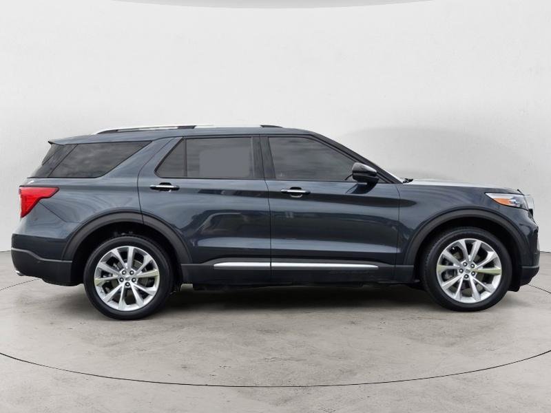 Certified 2022 Ford Explorer Platinum w/ Equipment Group 601A AWD/4WD image 8