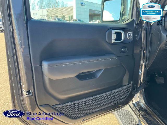 Used 2021 Jeep Wrangler Unlimited Sahara AWD/4WD image 16