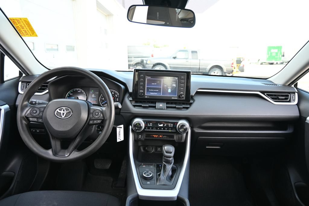 Used 2021 Toyota RAV4 LE AWD/4WD image 25