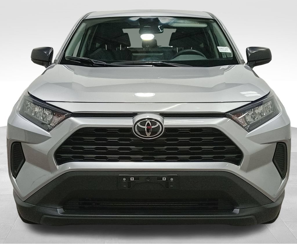 Used 2022 Toyota RAV4 LE FWD image 9