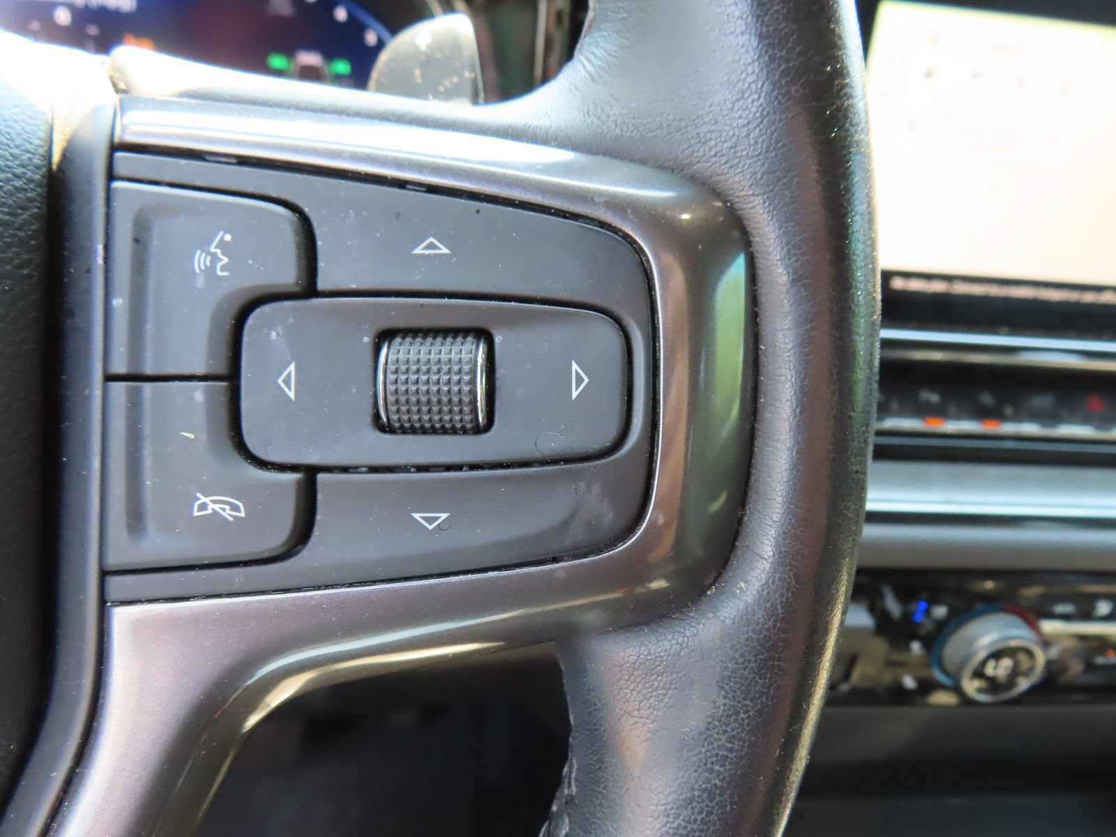 Used 2022 Chevrolet Silverado 1500 ZR2 w/ Technology Package AWD/4WD image 23