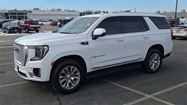 Used 2023 GMC Yukon Denali image 2