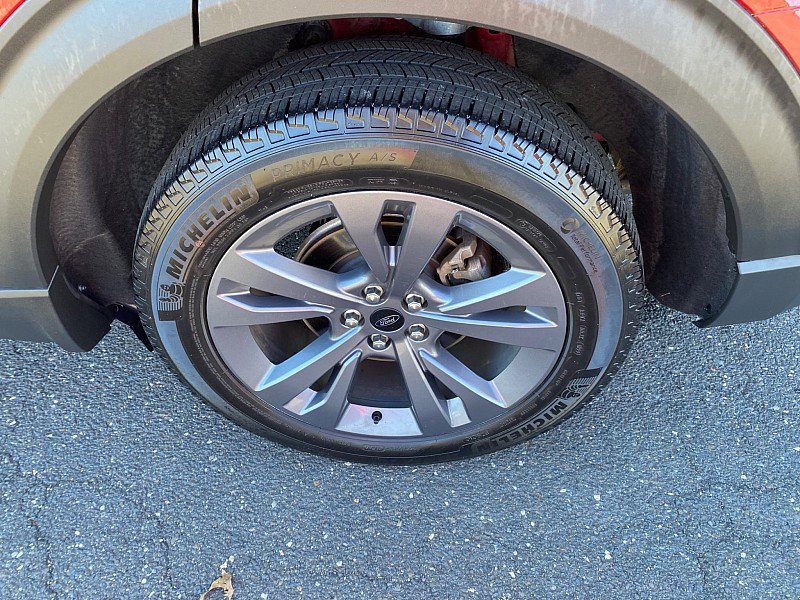 Certified 2022 Ford Explorer XLT w/ Equipment Group 202A image 16