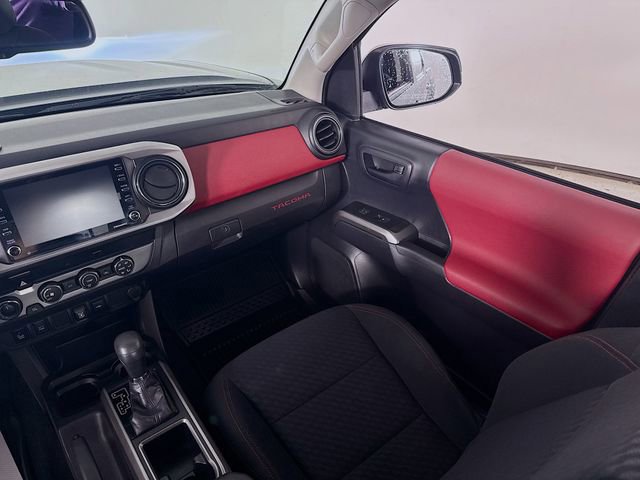 Used 2020 Toyota Tacoma SR5 image 21