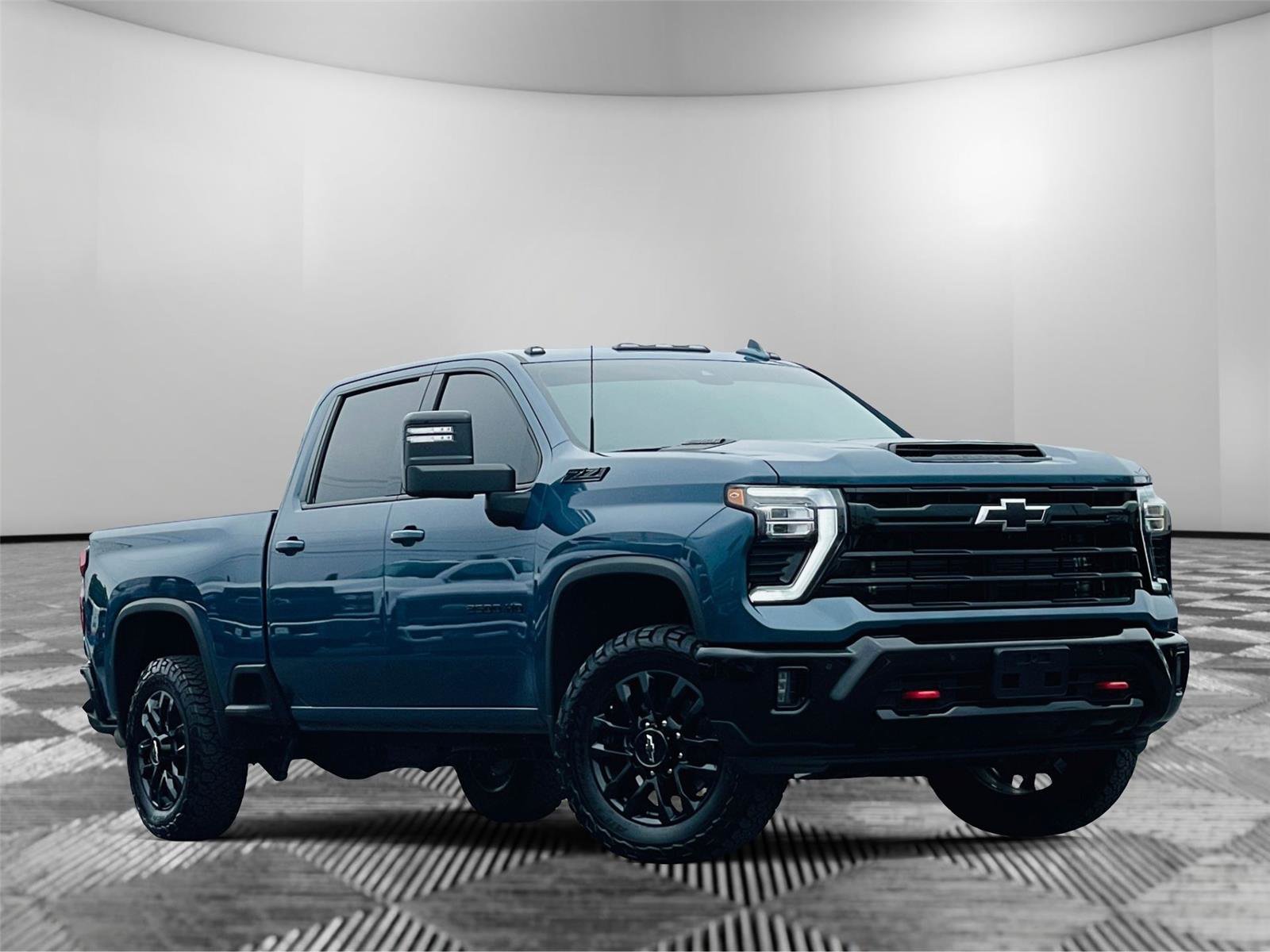 Used 2025 Chevrolet Silverado 2500 LTZ w/ Trail Boss Package AWD/4WD image 1