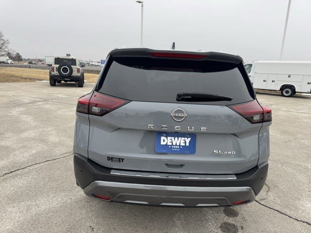 Used 2022 Nissan Rogue SL w/ SL Premium Package image 4