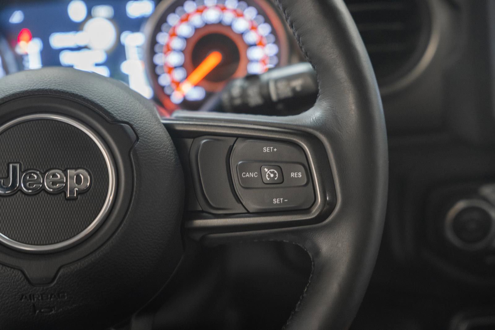 Used 2018 Jeep Wrangler Unlimited Sport S AWD/4WD image 32