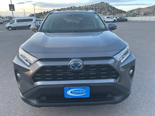 Used 2021 Toyota RAV4 XLE AWD/4WD image 2