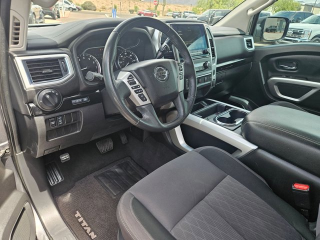 Used 2021 Nissan Titan SV w/ SV Convenience Package image 10