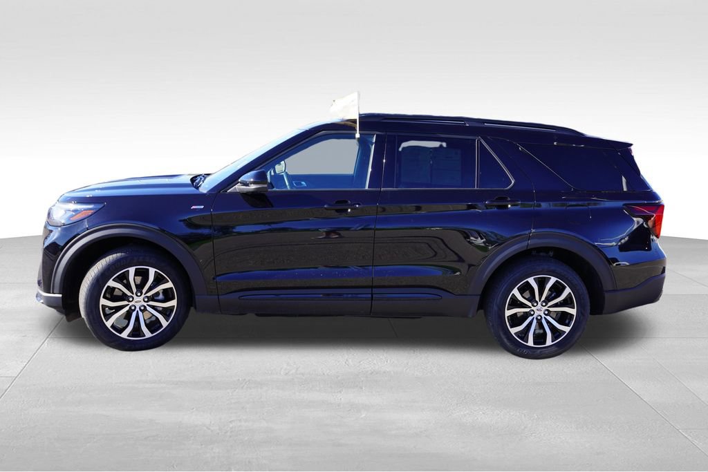 Certified 2025 Ford Explorer ST-Line AWD/4WD image 9