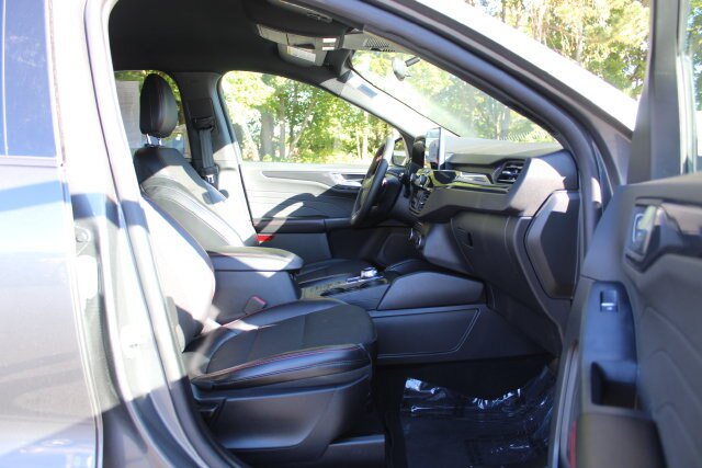 Certified 2025 Ford Escape ST-Line Select AWD/4WD image 25