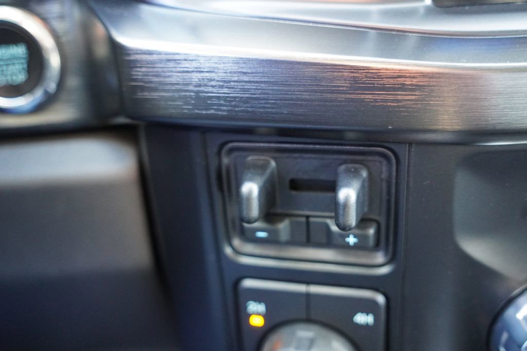 Certified 2023 Ford F350 Lariat w/ Chrome Package image 32