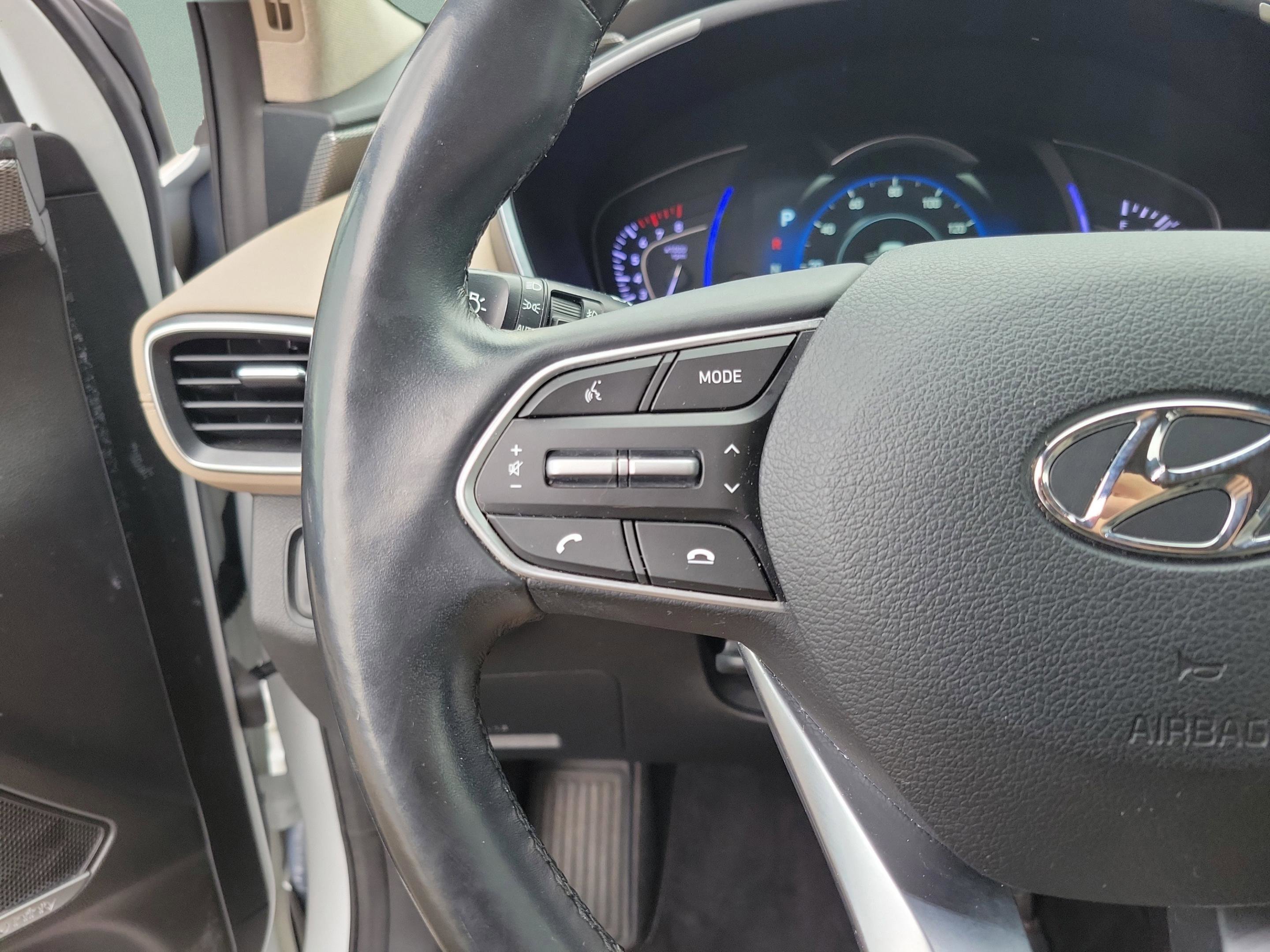 Used 2020 Hyundai Santa Fe Limited image 10