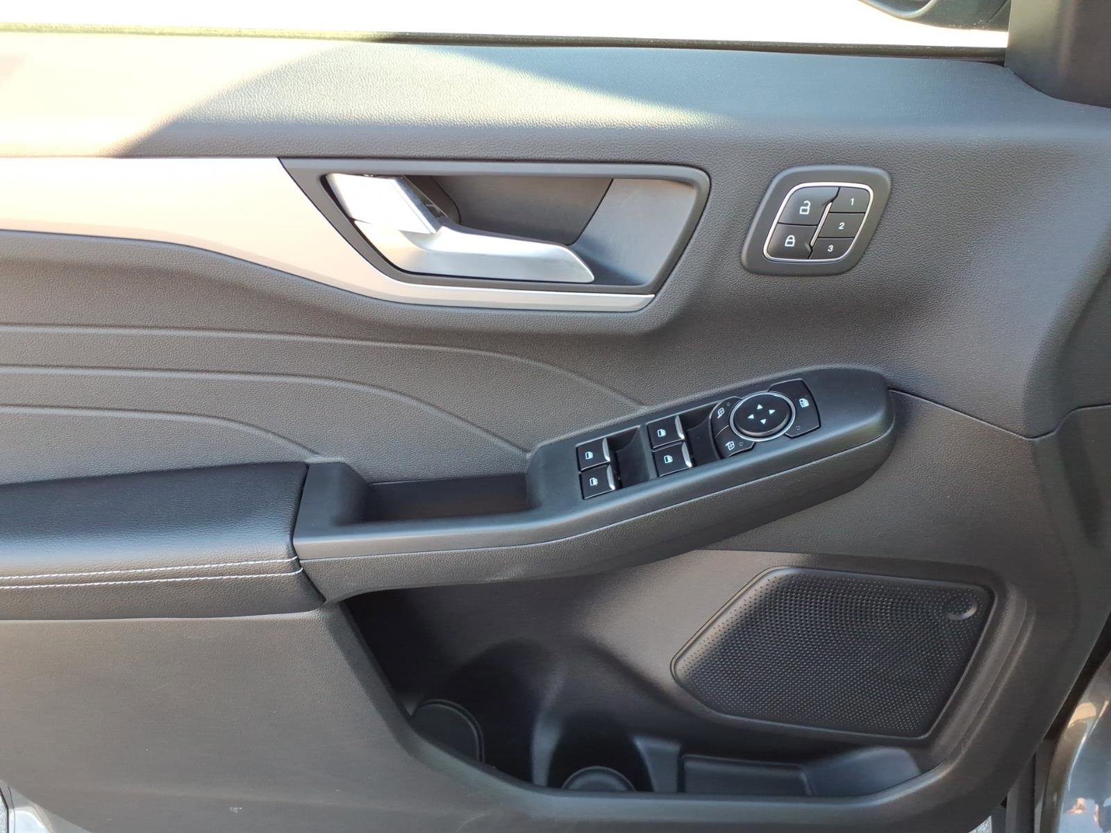 Certified 2023 Ford Escape Platinum image 11