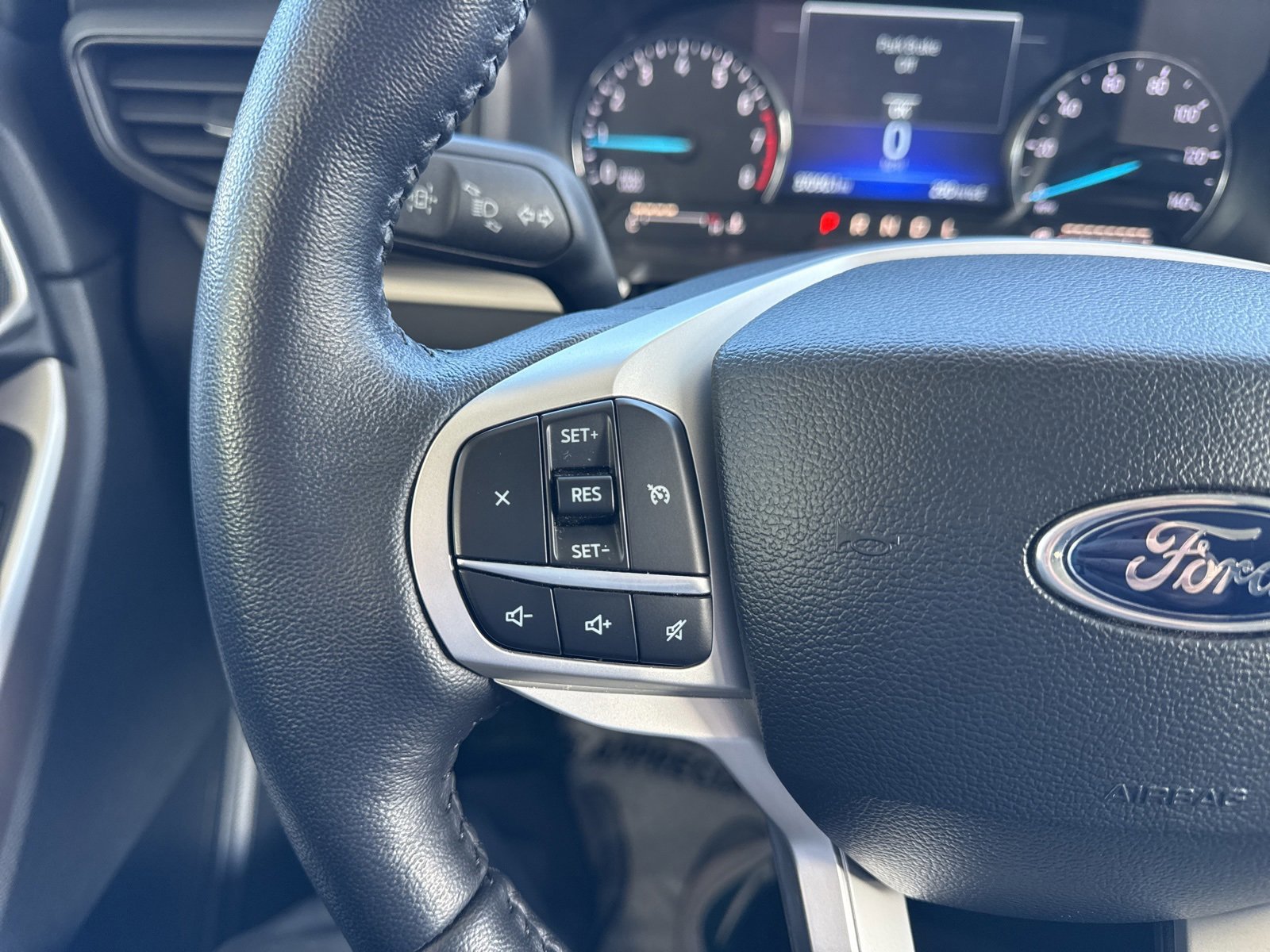 Certified 2023 Ford Explorer XLT image 28