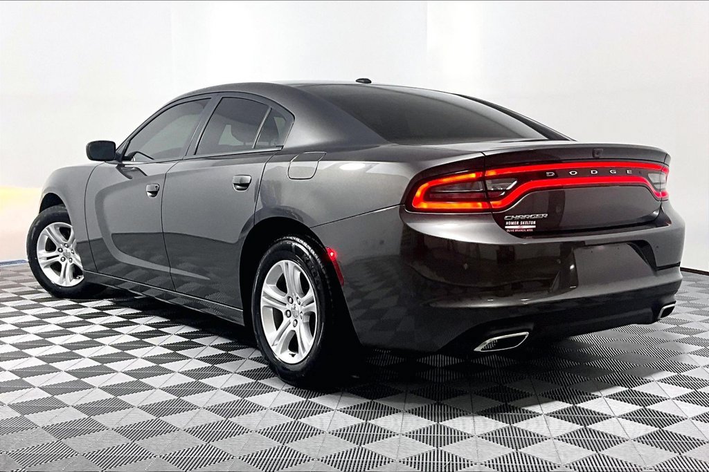 Used 2020 Dodge Charger SXT RWD image 11
