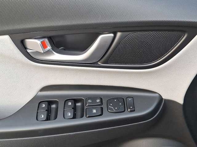 Used 2023 Hyundai Kona Limited image 15