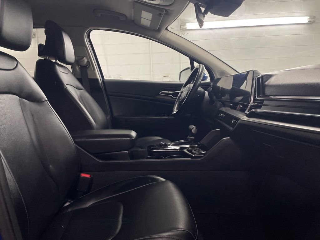 Used 2023 Kia Sportage EX image 30