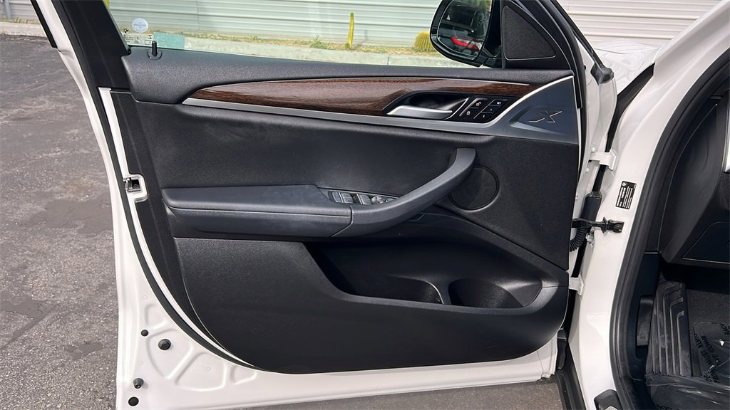 Used 2021 BMW X4 xDrive30i w/ Convenience Package image 10