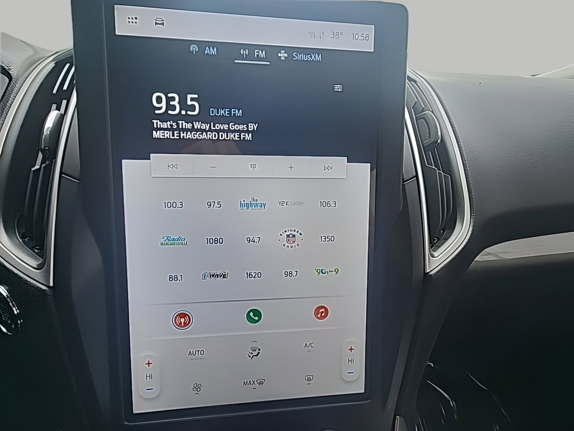 Certified 2023 Ford Edge SE image 16