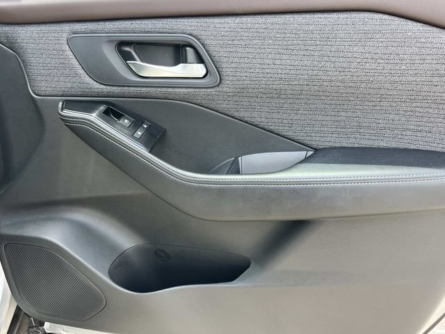 Used 2022 Nissan Rogue SV FWD image 27