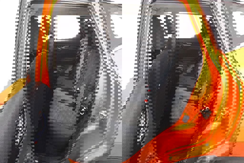 Used 2021 Nissan Rogue Sport SV image 23