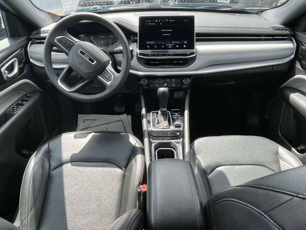 Used 2025 Jeep Compass Limited AWD/4WD image 11
