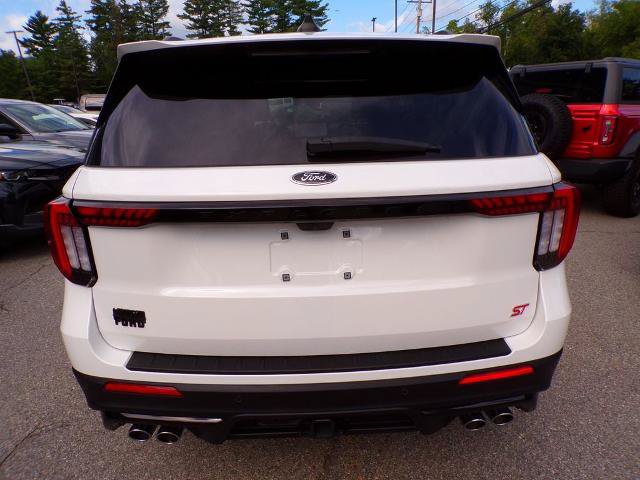 Certified 2022 Ford Explorer XLT w/ Equipment Group 202A AWD/4WD image 6