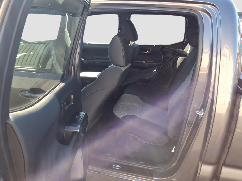 Used 2022 Toyota Tacoma TRD Sport AWD/4WD image 27