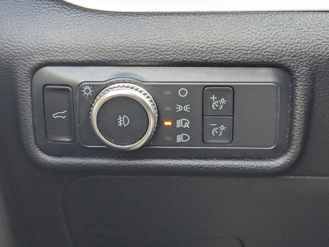 Certified 2022 Ford Explorer XLT w/ Equipment Group 202A image 18