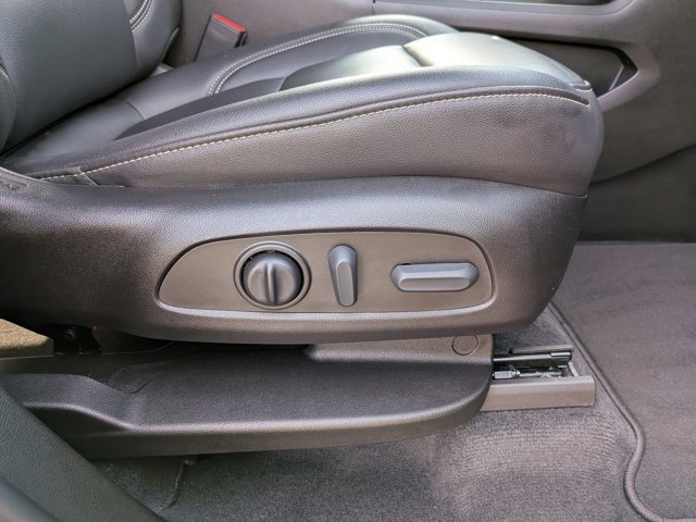 Used 2022 Chevrolet Traverse LT image 36