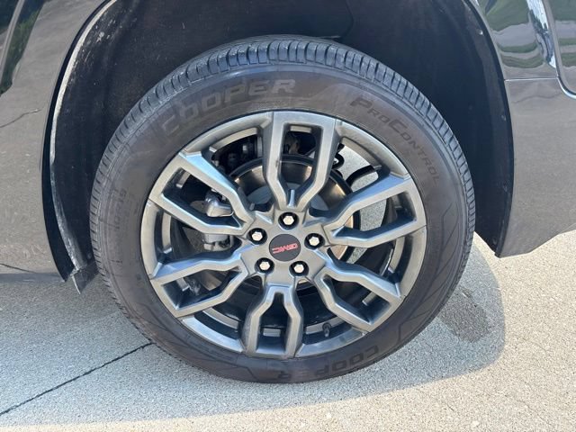 Used 2024 GMC Terrain Denali w/ Black Diamond Edition AWD/4WD image 12