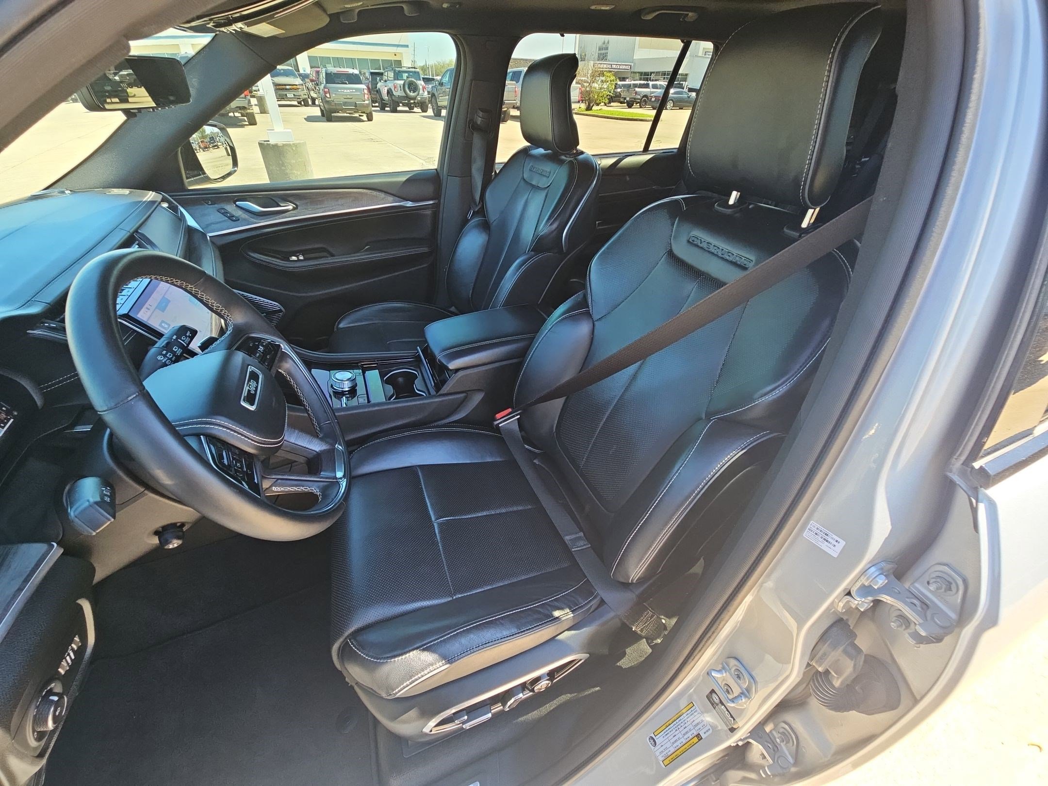 Used 2021 Jeep Grand Cherokee L Overland w/ Luxury Tech Group IV AWD/4WD image 17