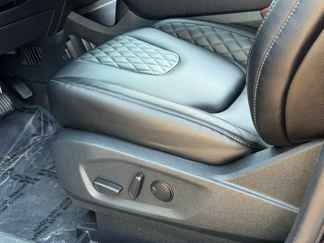 Certified 2024 Ford Edge Titanium AWD/4WD image 39