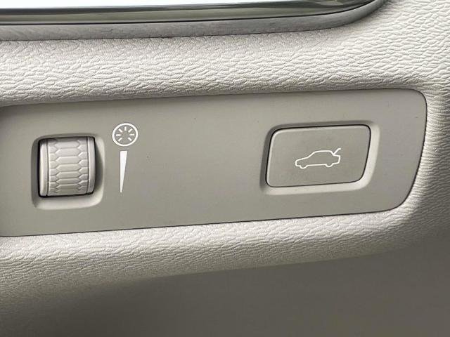 Used 2021 Volvo S60 T5 Momentum w/ Advanced Package image 17