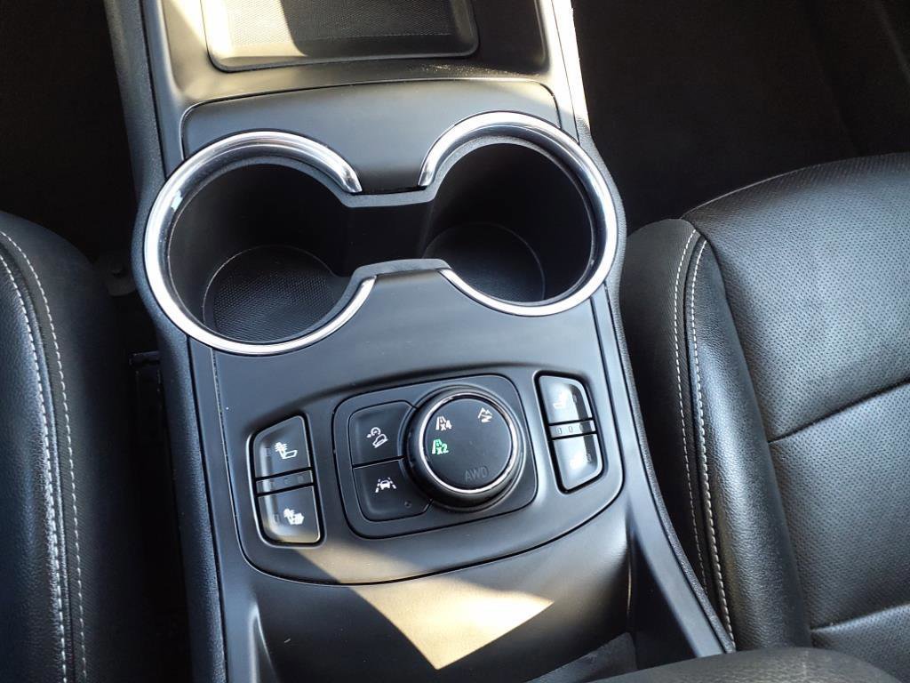 Used 2023 GMC Terrain SLT image 19