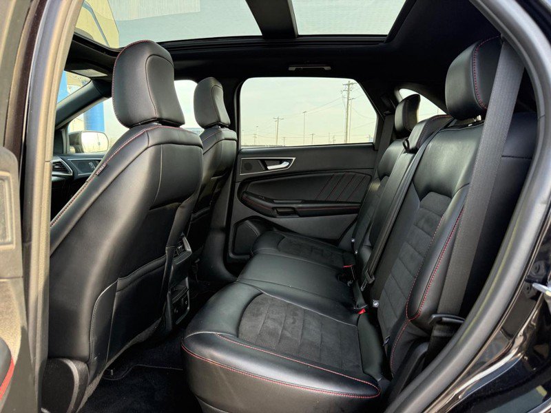 Certified 2024 Ford Edge ST-Line AWD/4WD image 10