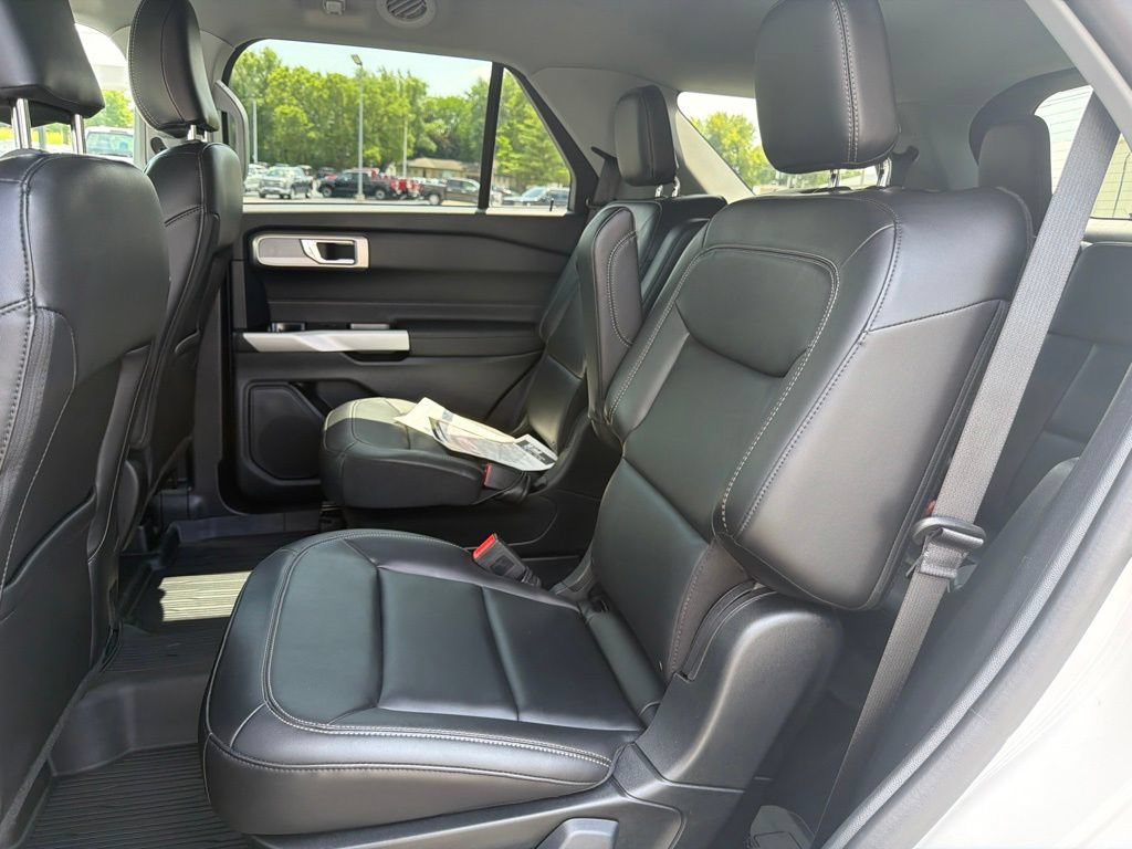 Certified 2024 Ford Explorer XLT w/ Equipment Group 202A AWD/4WD image 13