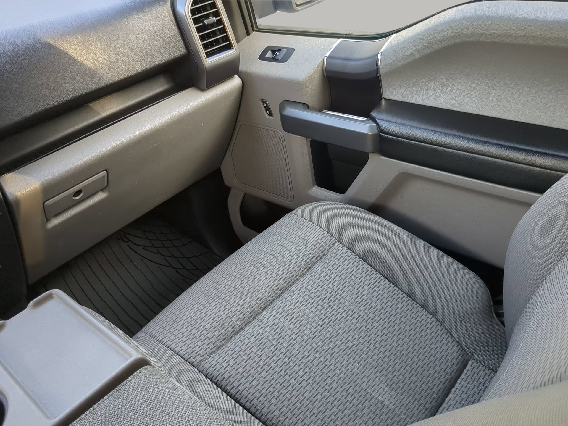 Certified 2018 Ford F150 XLT RWD image 53