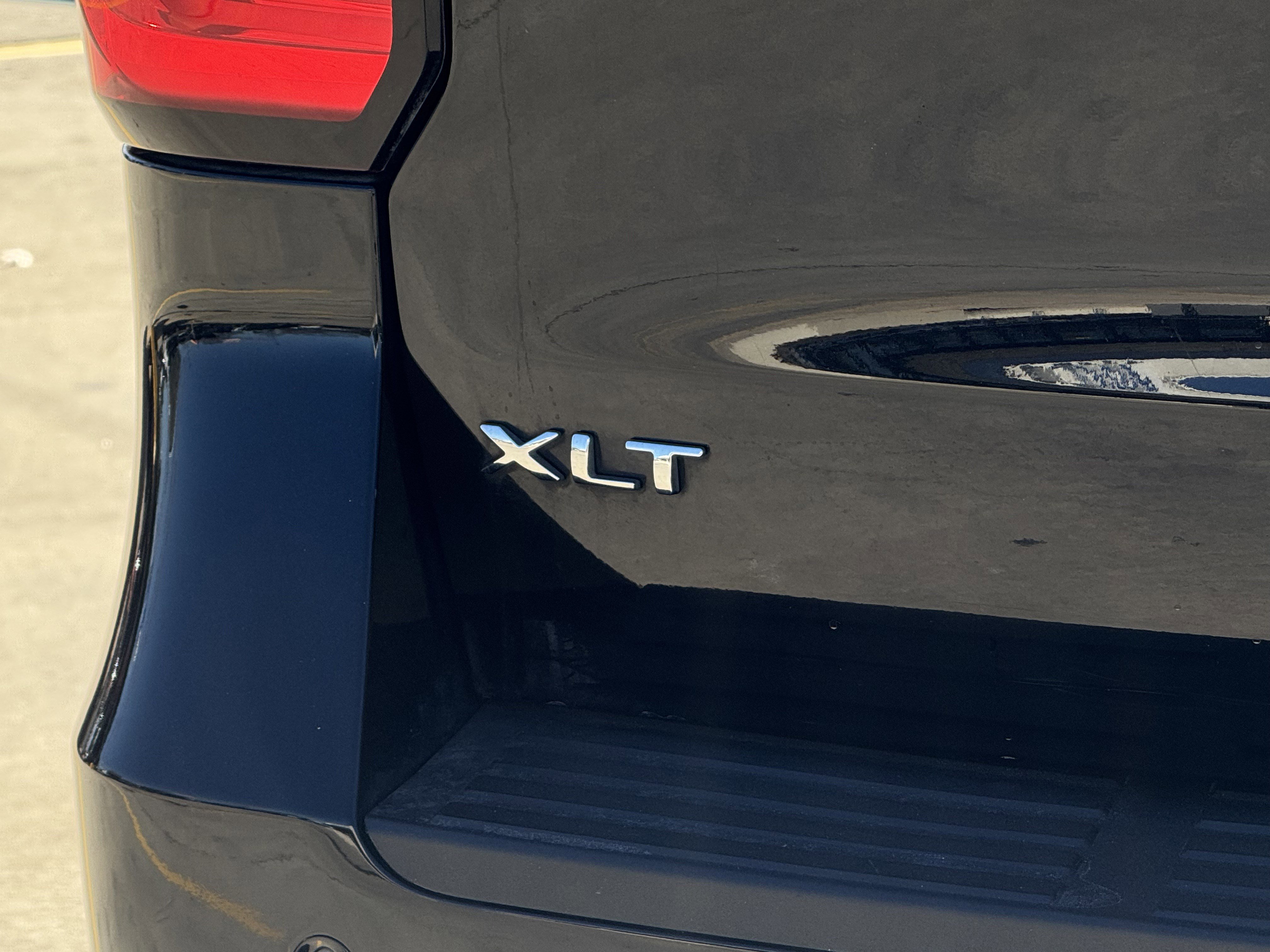 Certified 2024 Ford Expedition Max XLT image 10