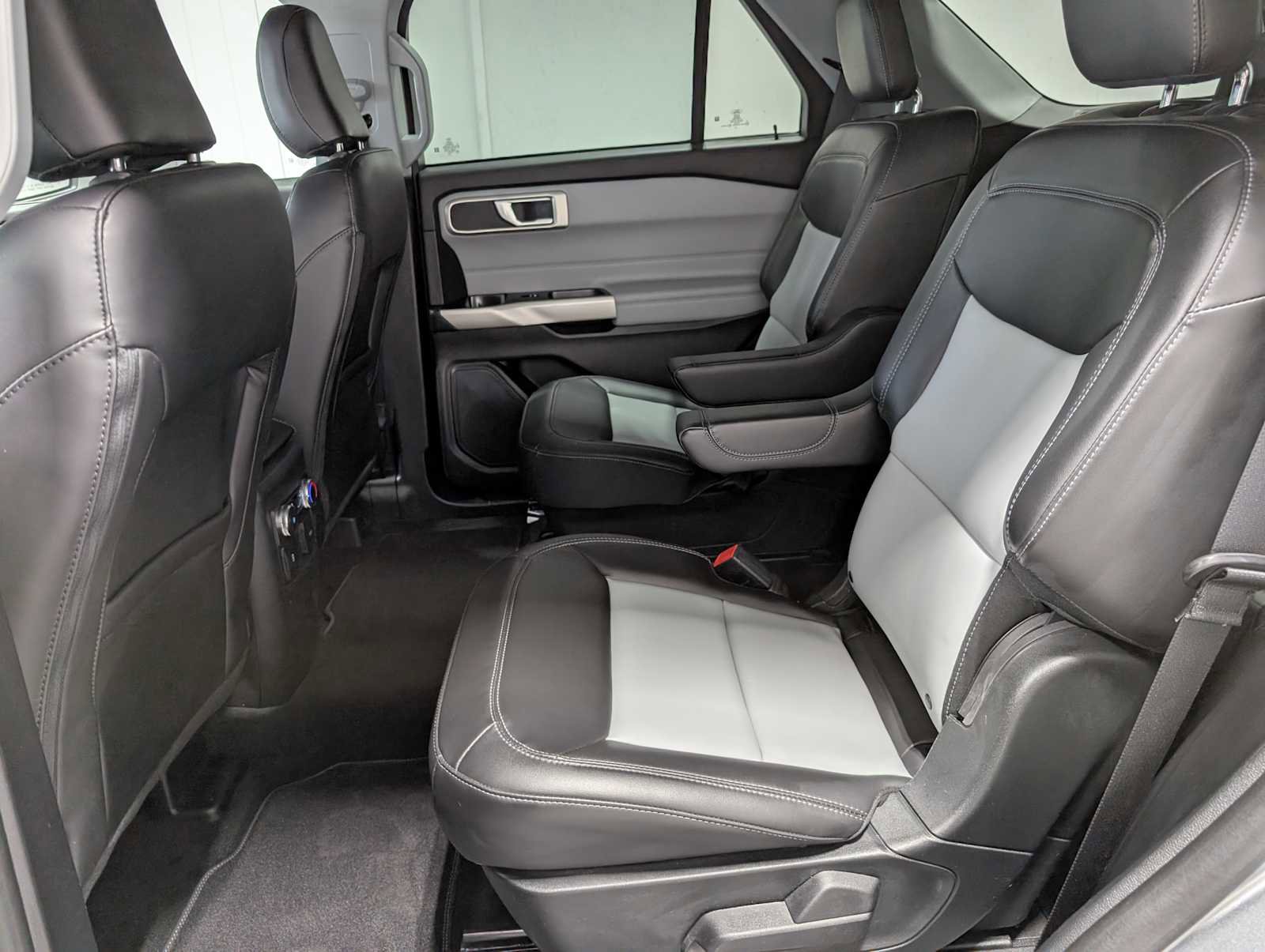Certified 2023 Ford Explorer XLT w/ Equipment Group 202A AWD/4WD image 23