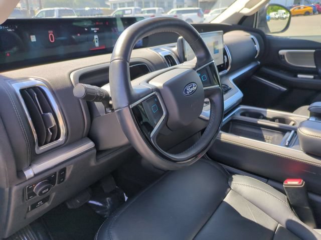 Certified 2025 Ford Expedition Platinum w/ Driver's Package AWD/4WD image 16