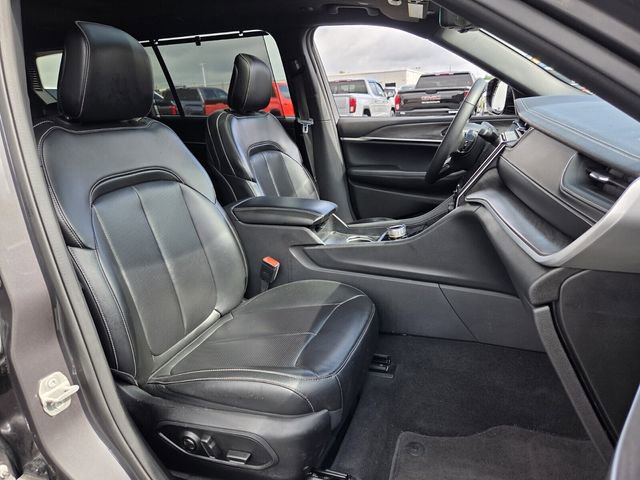 Used 2024 Jeep Grand Cherokee L Limited w/ Luxury Tech Group II AWD/4WD image 17