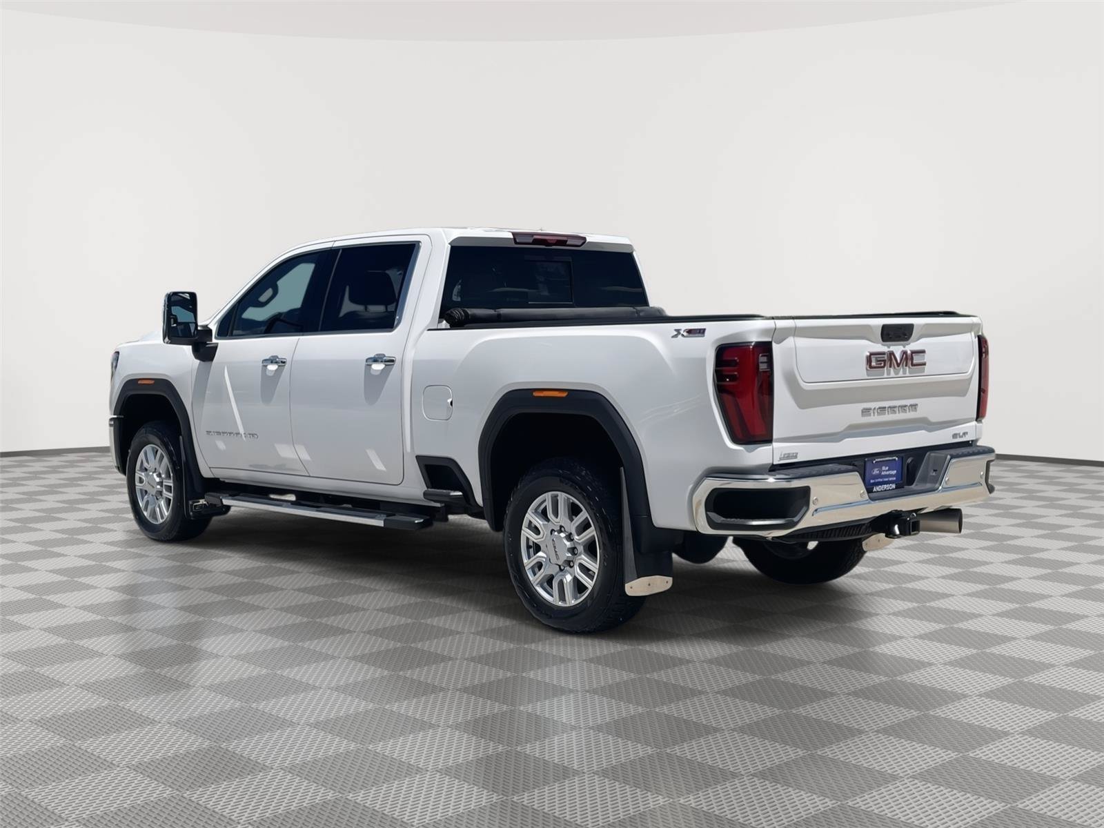 Used 2024 GMC Sierra 2500 SLT w/ SLT Premium Package AWD/4WD image 9