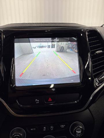 Used 2020 Jeep Cherokee Limited AWD/4WD image 13